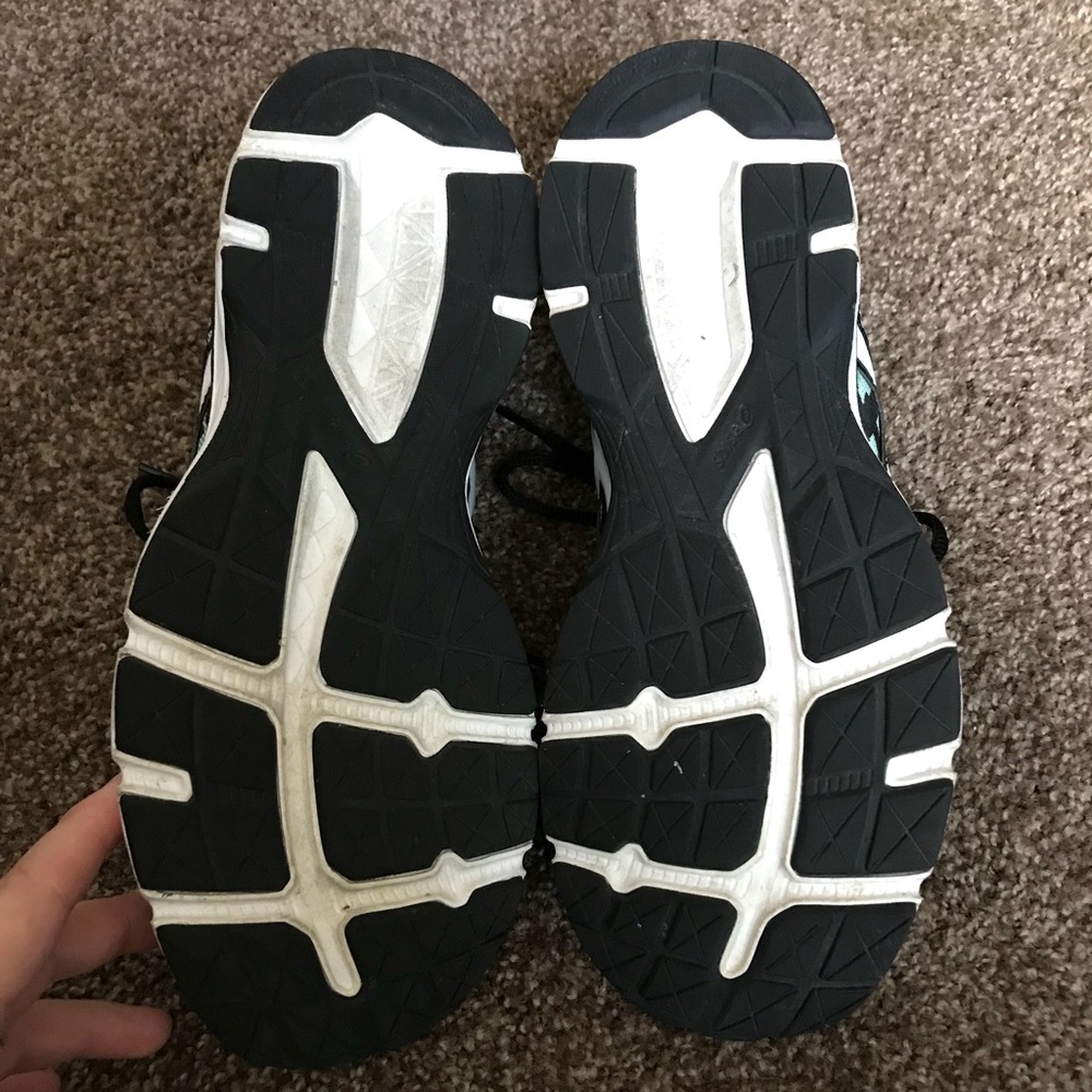 ASICS Running Shoes - Picture 2 of 2
